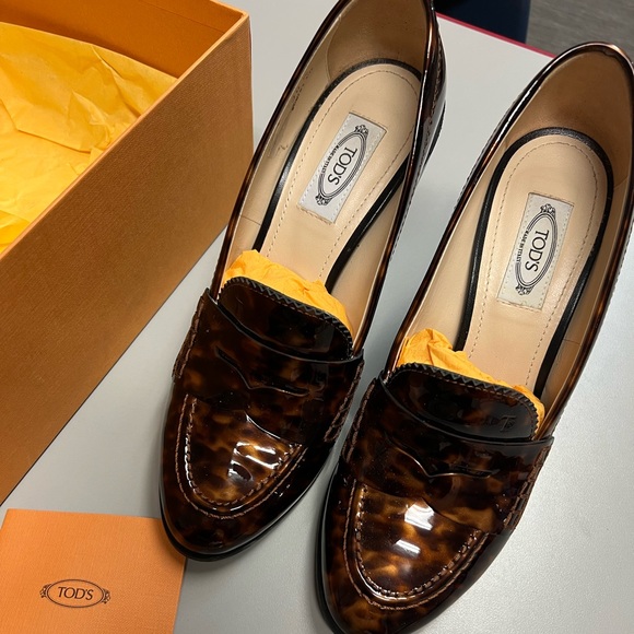 Tod’s tortoise patent loafer pump - Picture 1 of 3